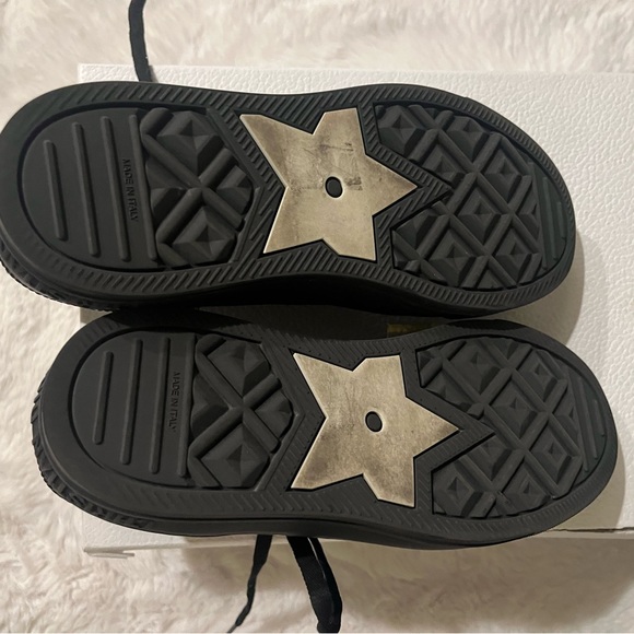 Authentic Dior Sneakers - Picture 2 of 4